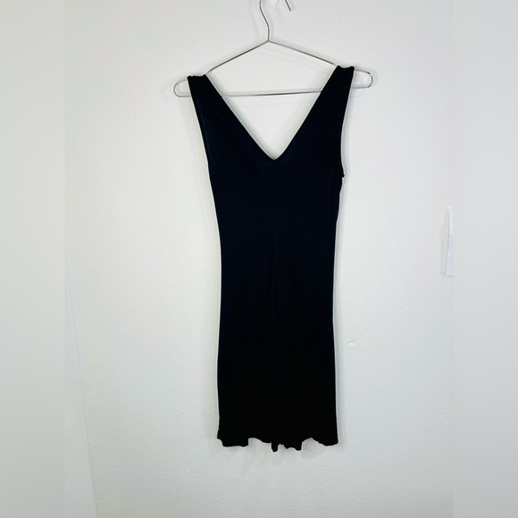 Forever 21 Black Sleeveless Empire Waist Dress Size Medium Flattering Fit - Picture 6 of 9
